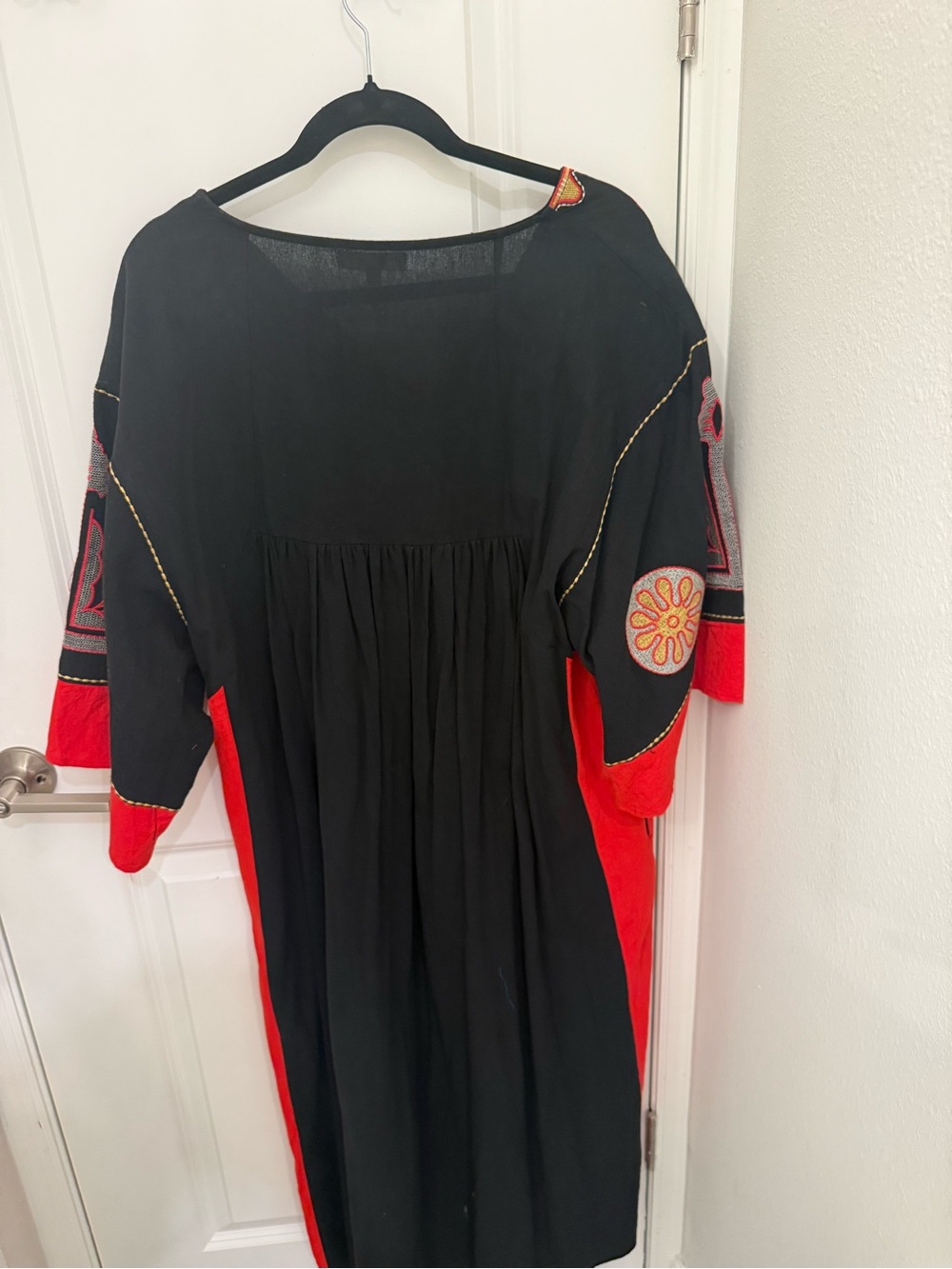 Blue Velvet brand black/red Midi Dress Medium - Picture 3 of 4